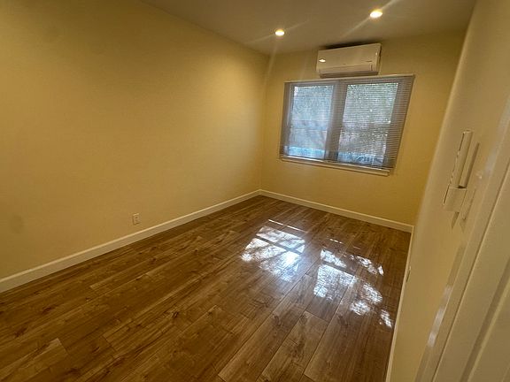 3rd image of 2535 Cross St