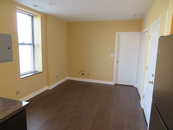 5th image of 1458 N Bosworth Ave #3