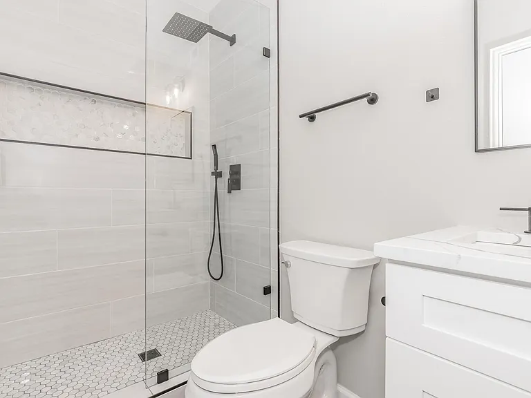 4015 Crown Shore Dr — Photo 47