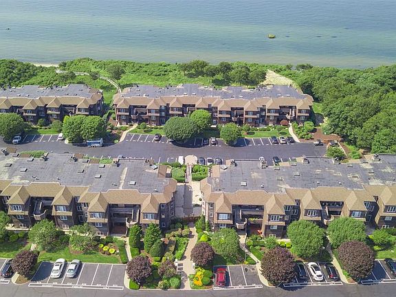 3rd image of 113 Fox Hill Dr