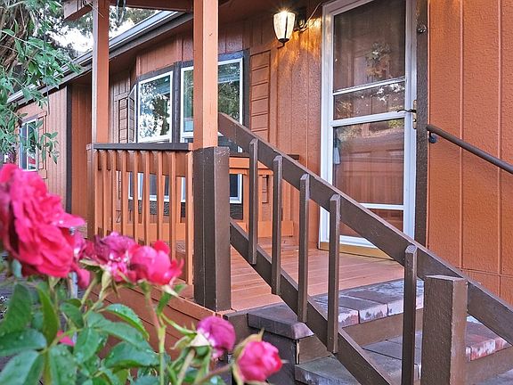 2nd image of 8300 NE Quatama St #77