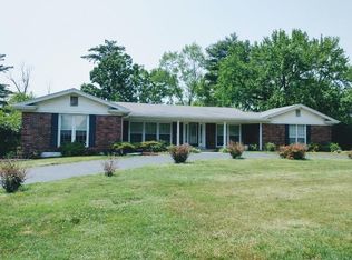 14194 Parliament Dr, Chesterfield, MO