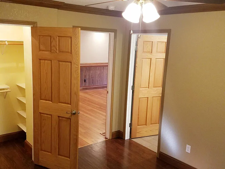 121 S University Ave — Photo 10
