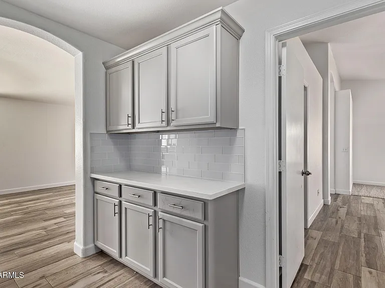 1077 W Laurel Ave — Photo 11