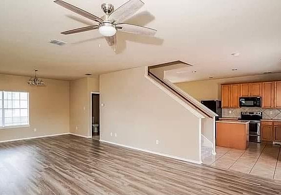 4th image of 3832 Copinsay Ave
