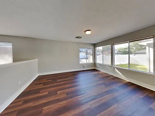 4th image of 19115 Spruce Bough Ln