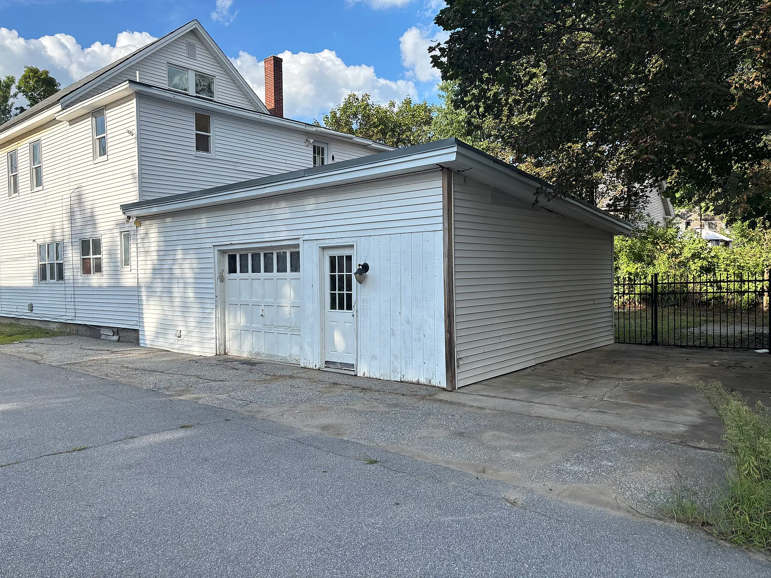 4 bed, 1734 sqft, $2,245 — Photo 3