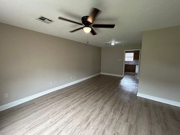2nd image of 3709 Kerry Cir #3709