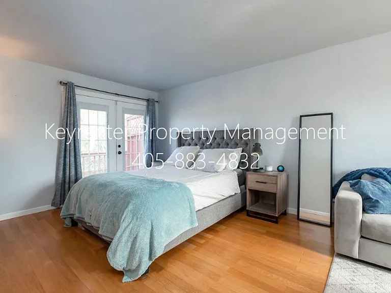 301 SE 34th St — Photo 8