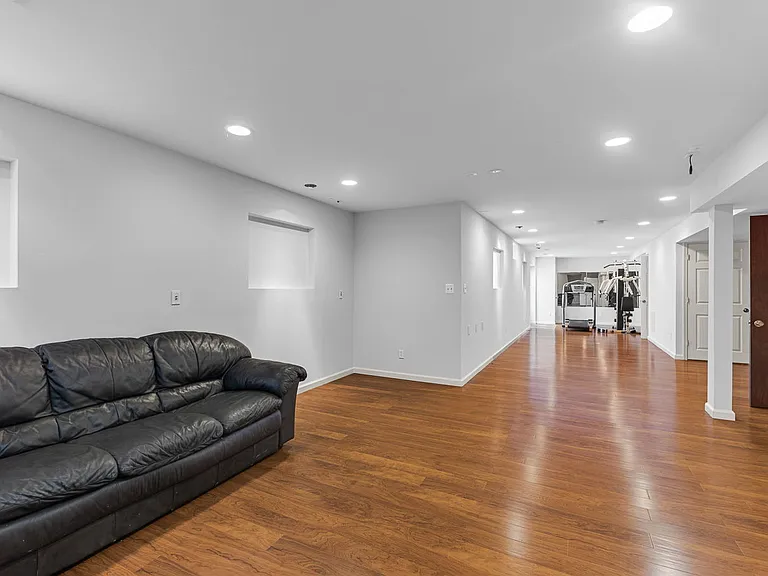 22561 Howardsville Woods Ct — Photo 4