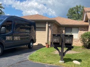 26627 Evergreen Meadows Ct, Southfield, MI 48076