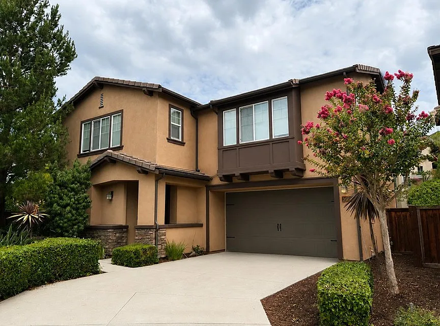 4 bed, 2245 sqft, $4,995 — Photo 1