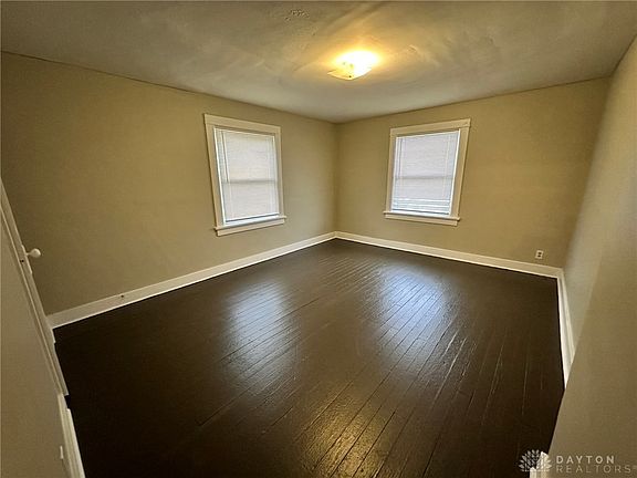 3rd image of 416 Pleasant Ave