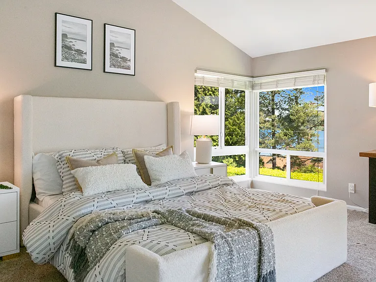 3089 W Lake Sammamish Pkwy NE — Photo 16