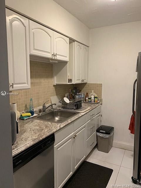 2nd image of 1830 Dewey St APT 1