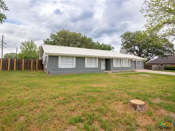454 W Ward St, Goliad, TX 77963