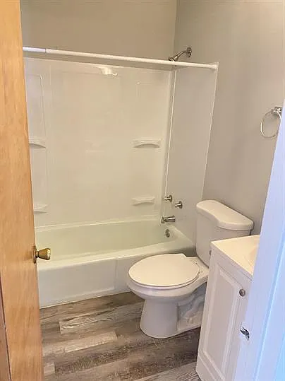 705 Hollycrest Dr #4 — Photo 10