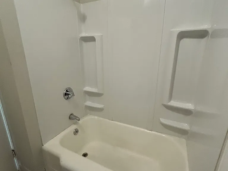 276 4th St Fall River, MA Two Units Available: Room for $600 & 1 Bedroom for $1,250! — Photo 5