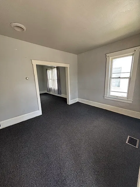 3 bed, $1,350 — Photo 1