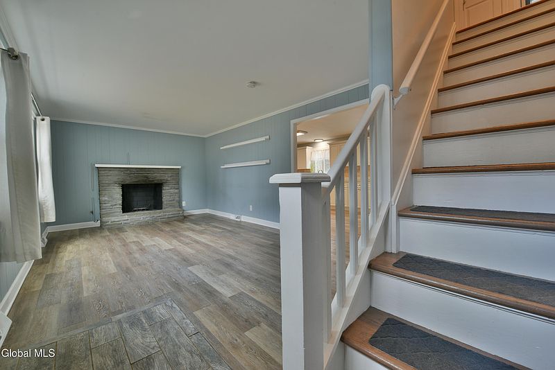 4th image of 23 Newcastle Road