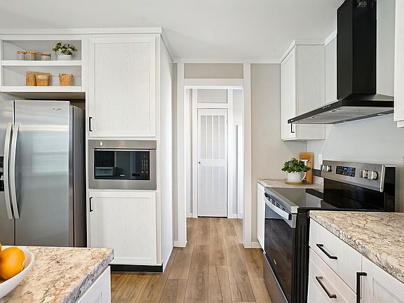 5th image of 1605 Fox Dr #4
