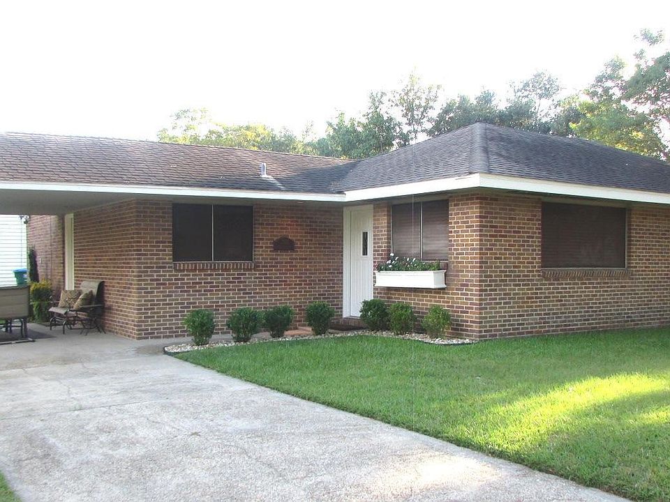 1st image of 2520 Pinewood Ave