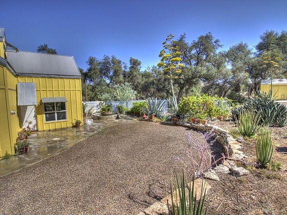 lake-hodges-homes.com