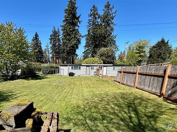 3rd image of 9810 Kenwood Drive SW