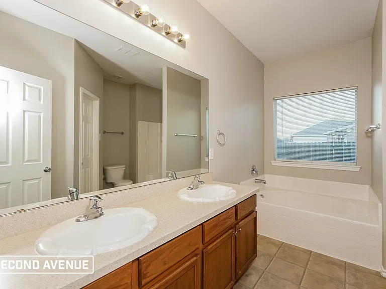 204 Freedom Trl — Photo 14