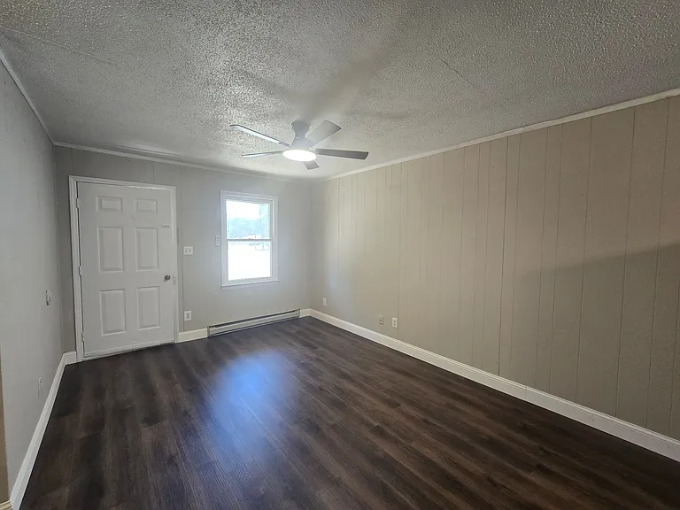 506 Lake Dr — Photo 9
