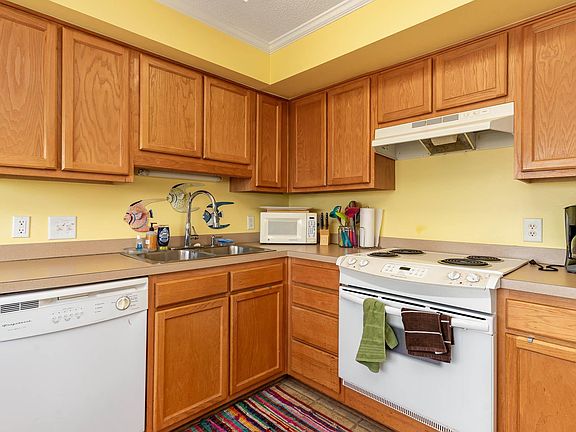 5th image of 5600 N Ocean Blvd #C1