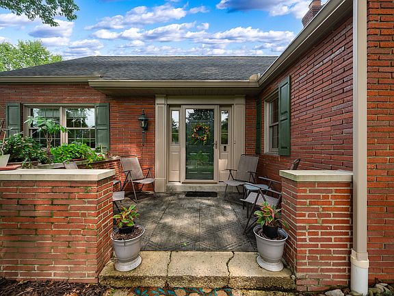 3rd image of 2316 Clearvue Rd
