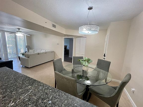 2nd image of 609 E Sheridan St APT 305