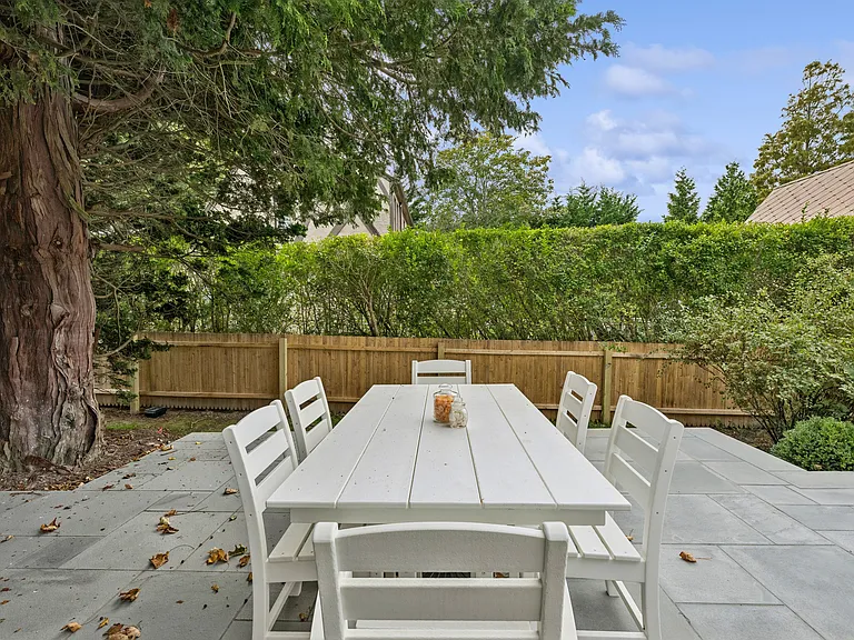 39 Linden Ln — Photo 11