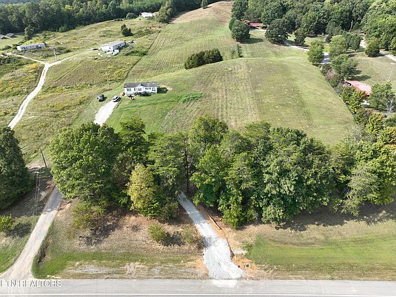 2nd image of 2732 Highway 72