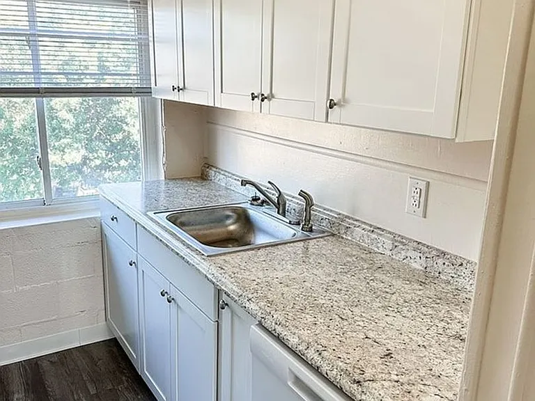 1201 Highland Ave — Photo 12