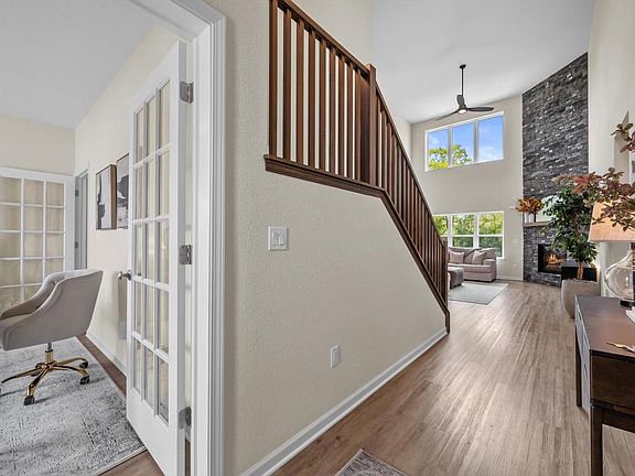 2nd image of 923 Kohlwey DRIVE