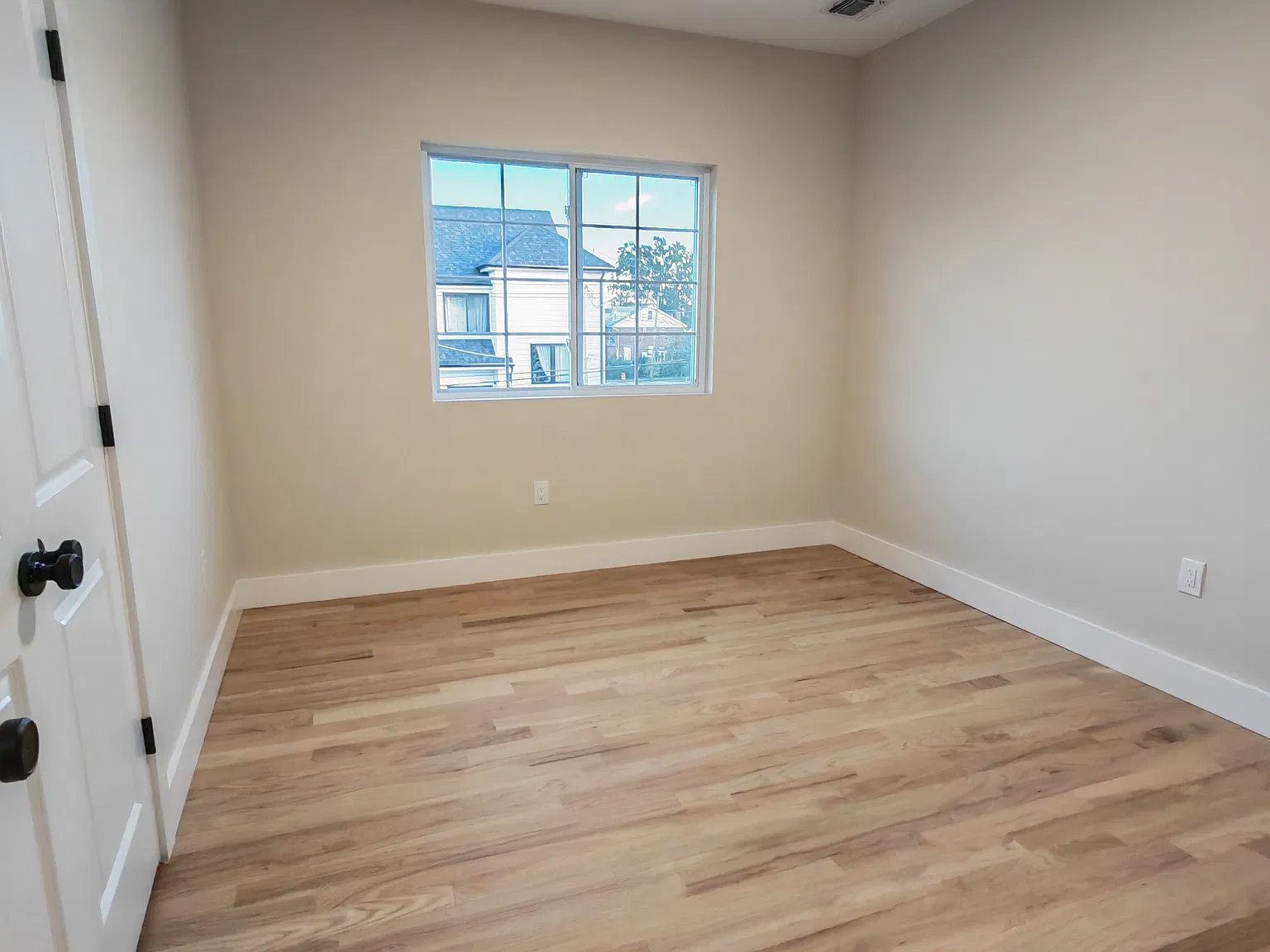 3 bed, 1450 sqft, $3,500 — Photo 4