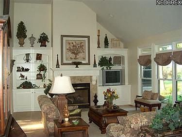 3rd image of 288 Crestwood Dr