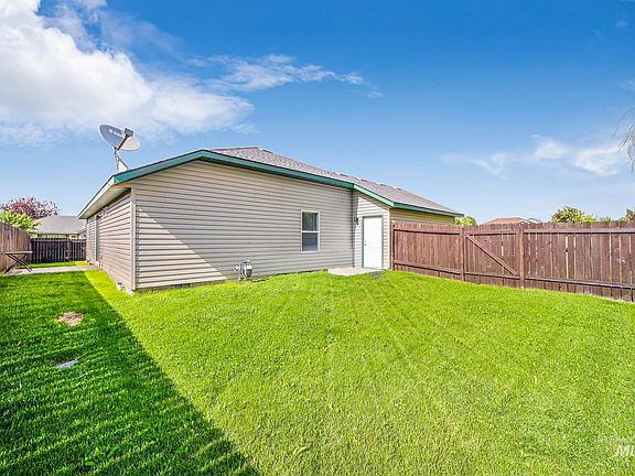 4th image of 977 Arrow Wood Ct