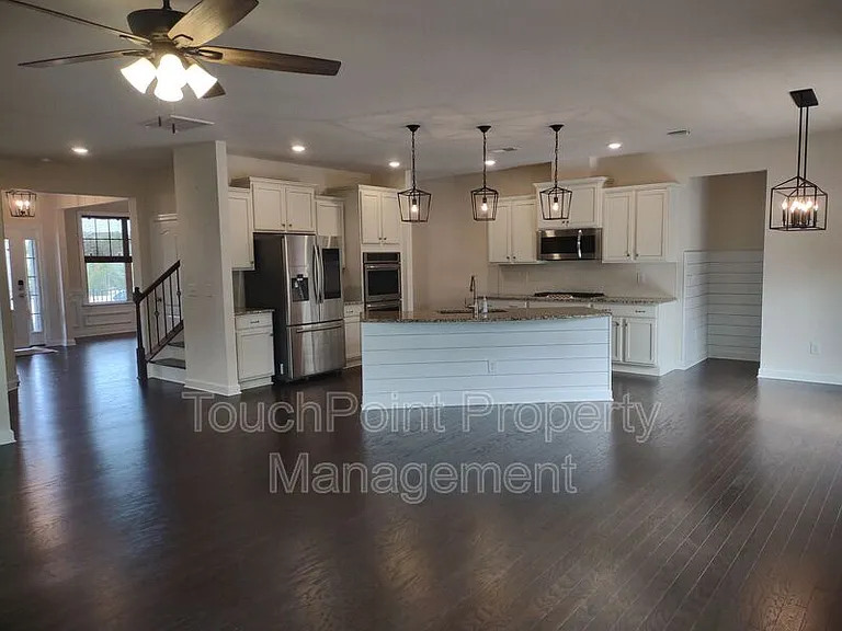 1019 Hamilton Mill Dr — Photo 3