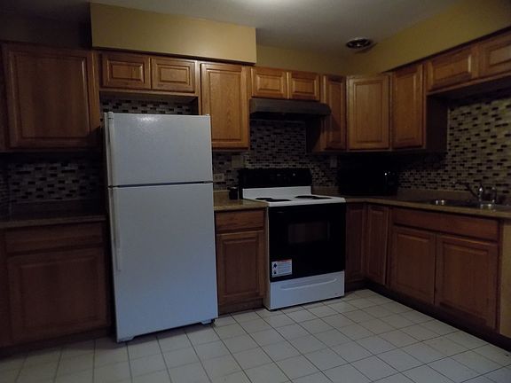 3rd image of 850 W Margate Ter APT 2A