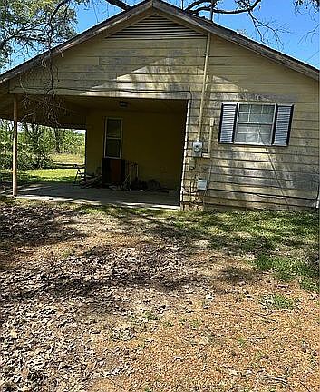 4th image of 1933 Resthome Rd
