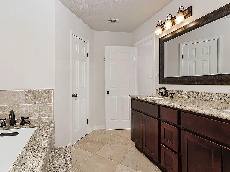 27 Berryfrost Ln — Photo 17
