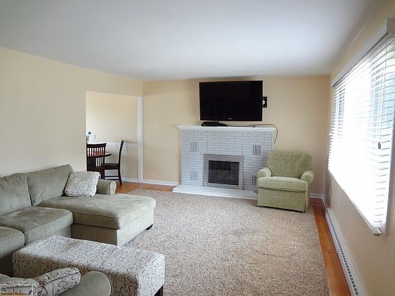 2nd image of 28243 Duluth Dr E