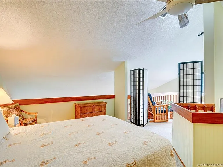 233 NE Edgewater Dr #204 — Photo 51