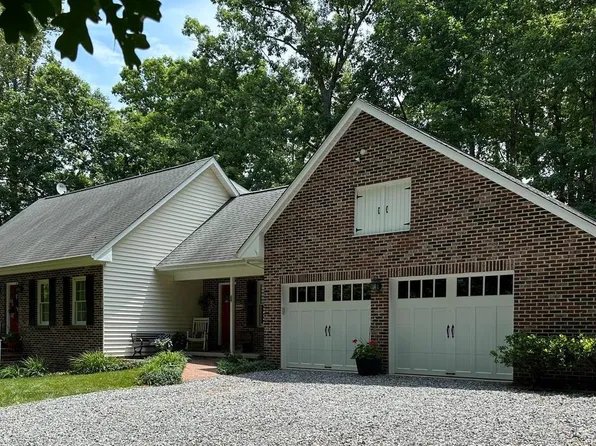 82 Kings Hill Rd, Fredericksburg, VA 22405