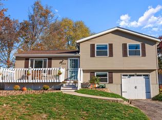 2312 Topaz Dr, Grove City, OH 43123