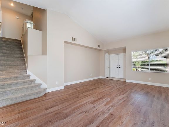 5th image of 10413 Mountain Lodge Pl