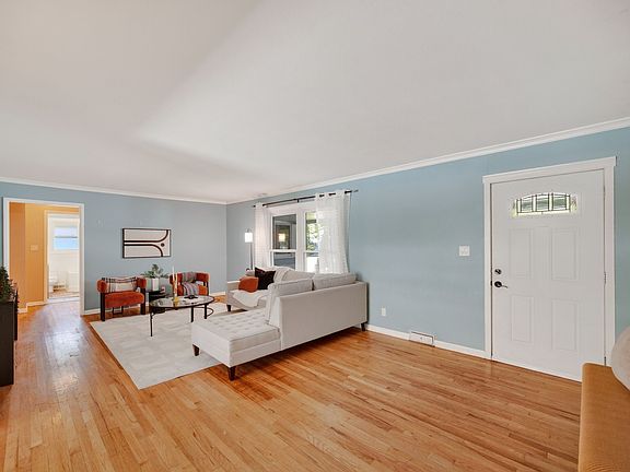 5th image of 2209 Hillside Ave